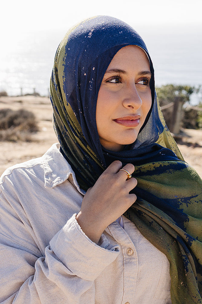 Midnight Meadow hijab